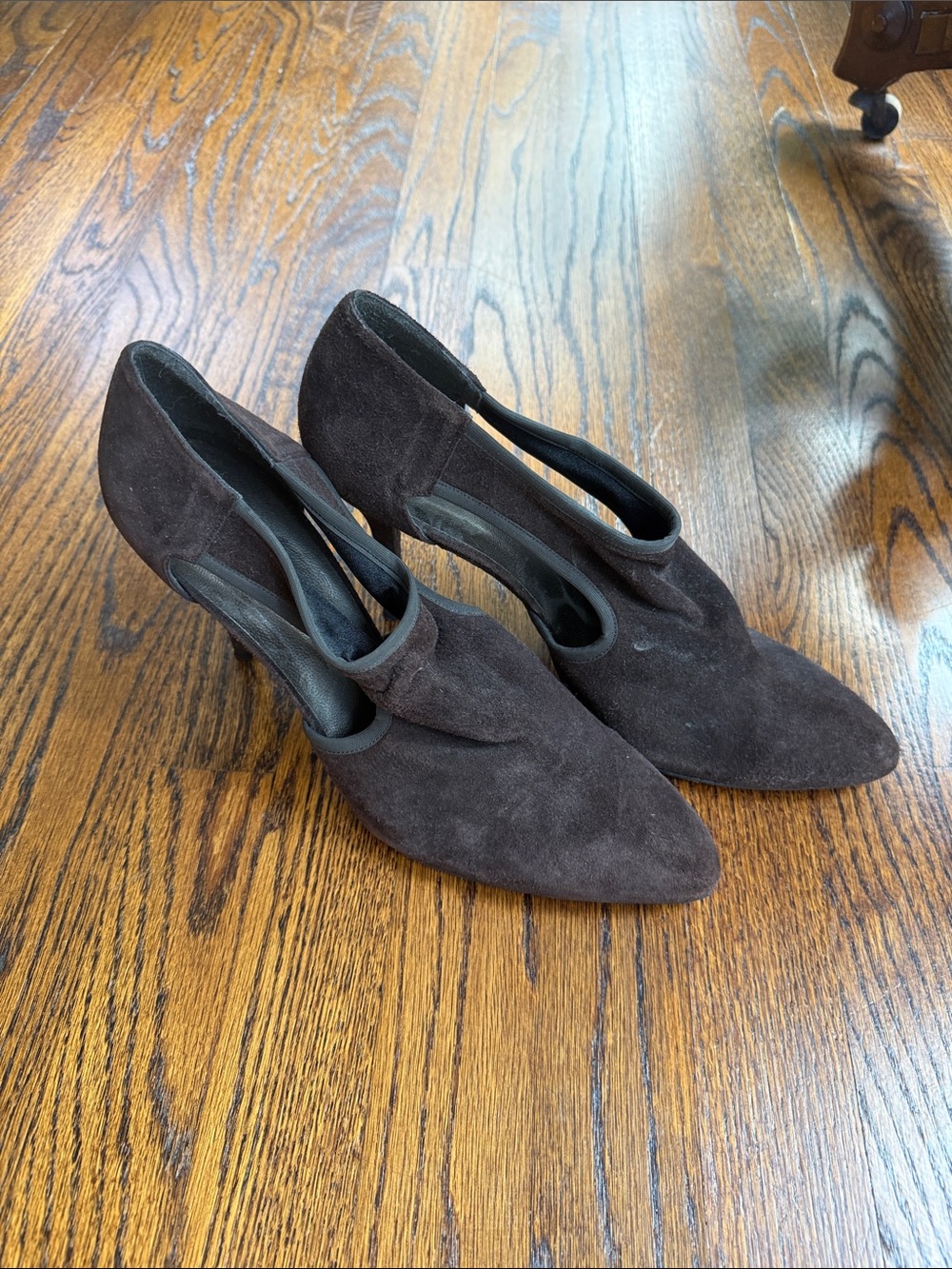 Stuart Weitzman Chocolate Brown Suede Pointed Toe Pumps